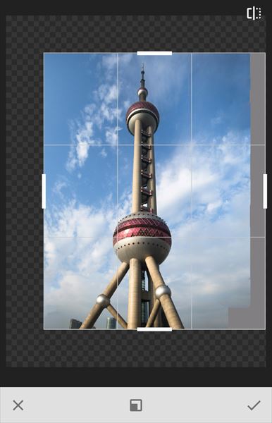 ↑アンクロップ機能で、画面を左右に引っ張る