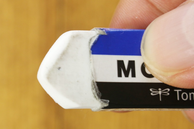↑リアルに筆者が使っているMONO smart。これぐらいの尖り具合が消しやすくていい