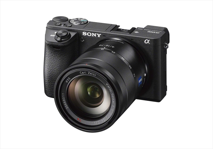 ↑4K/30p記録が可能でスーパー35mmフォーマットでの記録も可能。像面位相差AFとコントラストAFを組み合わせた「ファストハイブリッドAF」に対応し、素早く正確なAFが行える。●参考価格/14万7120円(ボディ)