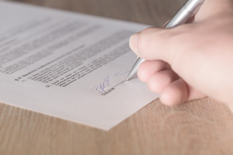 s_contract-1464917_1280