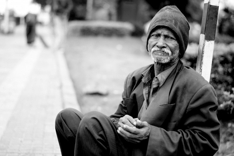 s_poor-1775239_1280
