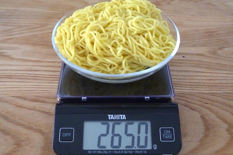 ↑麺の量はなんと265g。3社で一番多いのが魅力です