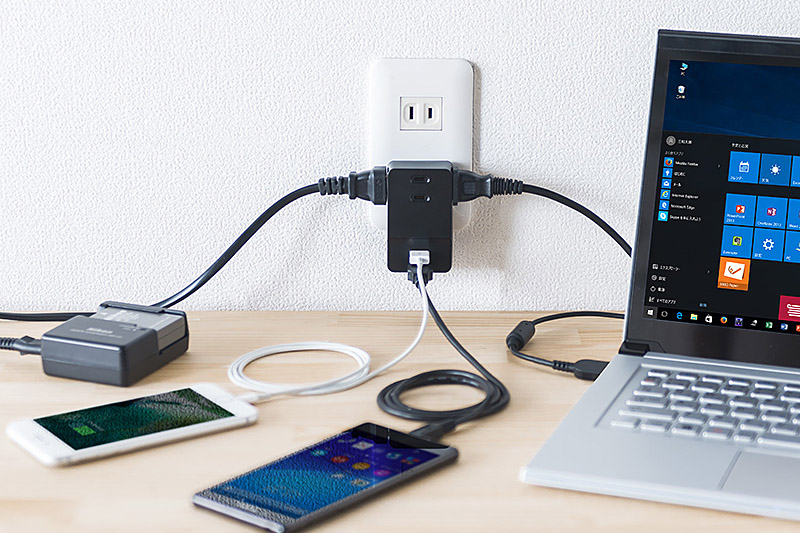 出張・旅行で大活躍! スマホをそのまま充電できるコンセントタップ付きUSB充電器
