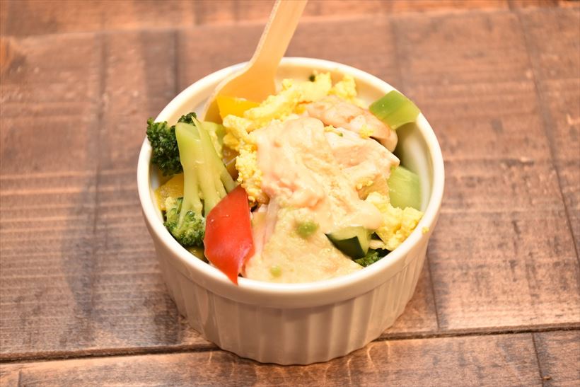 ↑発表会で試食した「コブサラダ&クリーミーソース」