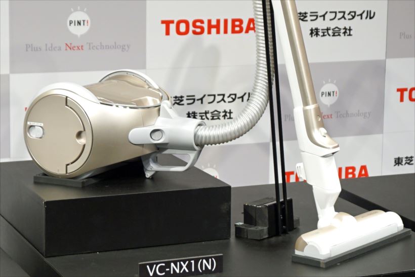 東芝、「リバーシブル」なコードレスキャニスター掃除機を発売! 「美的集団」傘下を生かし世界へ挑む