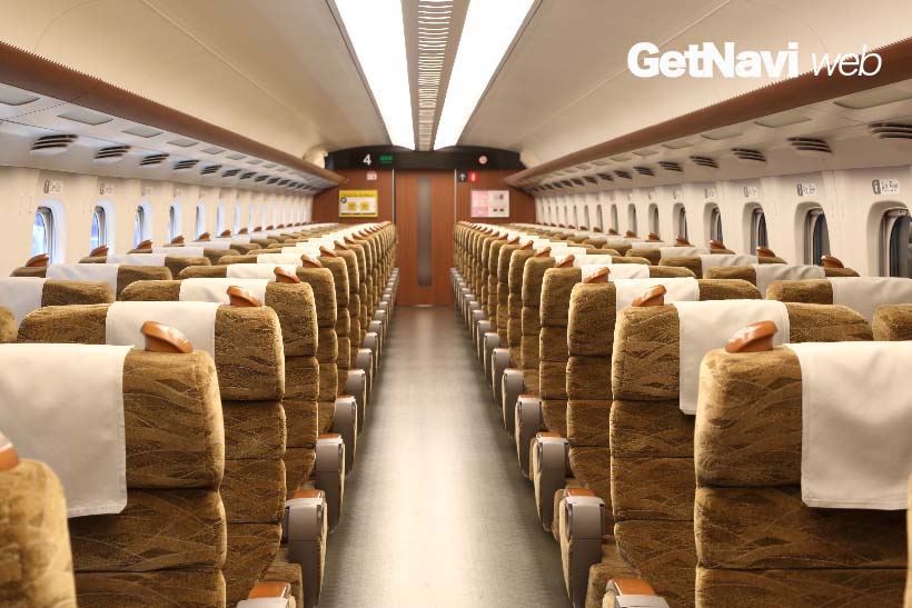 ↑山陽・九州新幹線を走るN700系「みずほ」「さくら」の指定席。東海道・山陽新幹線を走るN700系に比べて席幅が広く、これならば指定席特急料金を出してもお得な印象だ