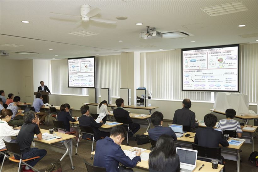 ↑セミナーには幅広いメディアが参加。家庭用では画期的な電気分解式次亜塩素酸空間洗浄機への関心の高さがうかがわれた