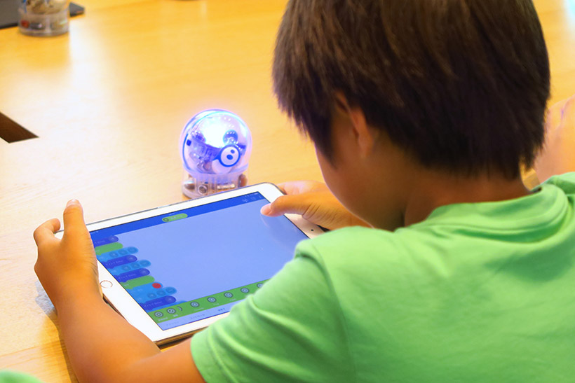 プログラミングは小学生の必修科目に――IT時代を見据えたAppleの子ども向けワークショップ