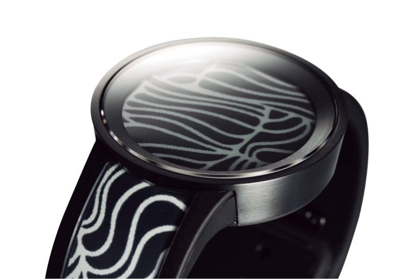 ソニー「FES Watch U」はスタイリストの目にどう映る? ファッション目線のディスプレイウォッチレビュー