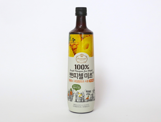 ↑100%果実醗酵方式で作られている果実酢で、合成甘味料・合成保存料・人工色素は全て無添加です。