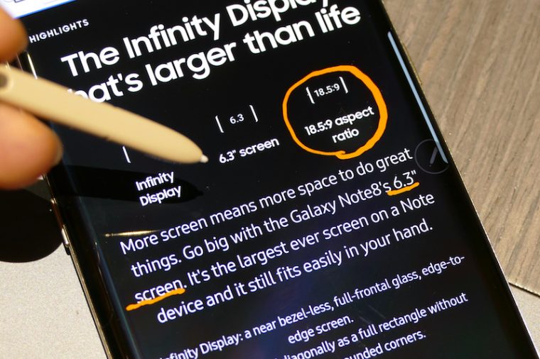 ↑「Screen write」のイメージ。書き込む筆の形状や色などは上部に表示されるメニューから調整可能