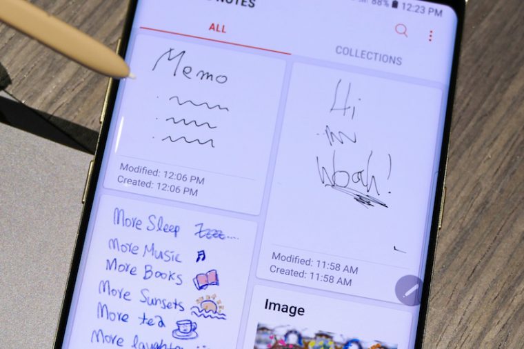 ↑「SAMSUNG NOTES」の画面。作成したメモが保存されている