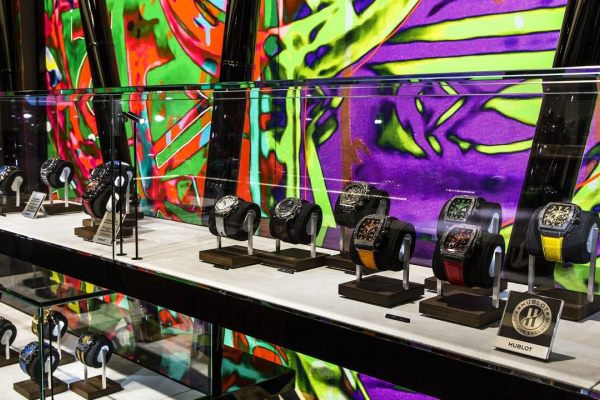 “茶室”完備のウブロブティックが祇園にオープン! 日本唯一の世界各国限定モデルコレクションも展開