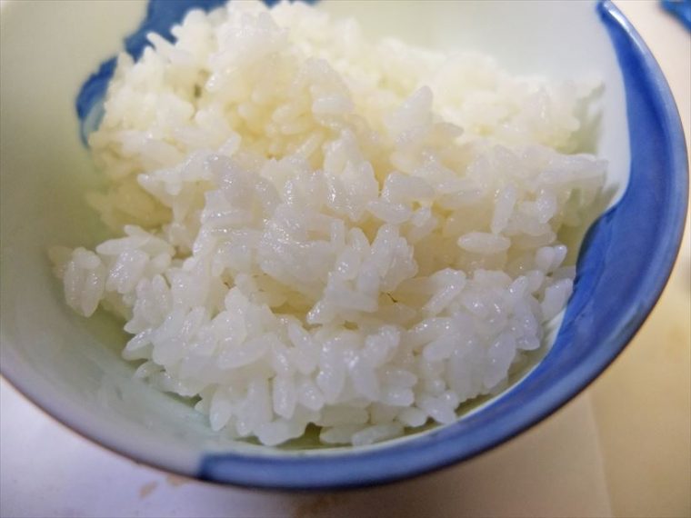 ↑見た目はごはんのハリとつやがなくなってきた印象。だが、食べてみると味や食感の劣化はほとんど感じられませんでした