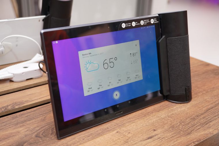 ↑同じくレノボの「tab4」に合体させるバージョンのアシスタントスピーカー