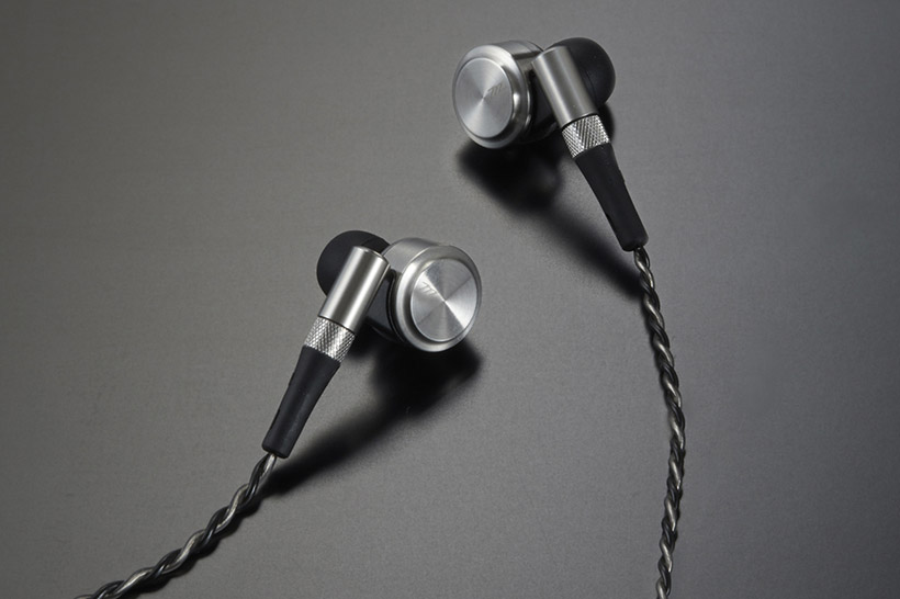 その振動板、ダイヤを超える硬さ! グラフェンコート採用のハイレゾ対応イヤホン「MXH-GD300」