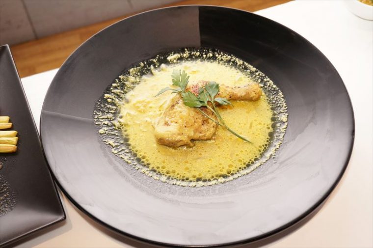 ↑2in1圧力鍋「クリプソミニット　デュオ」で調理した「チキンのココナッツカレー」
