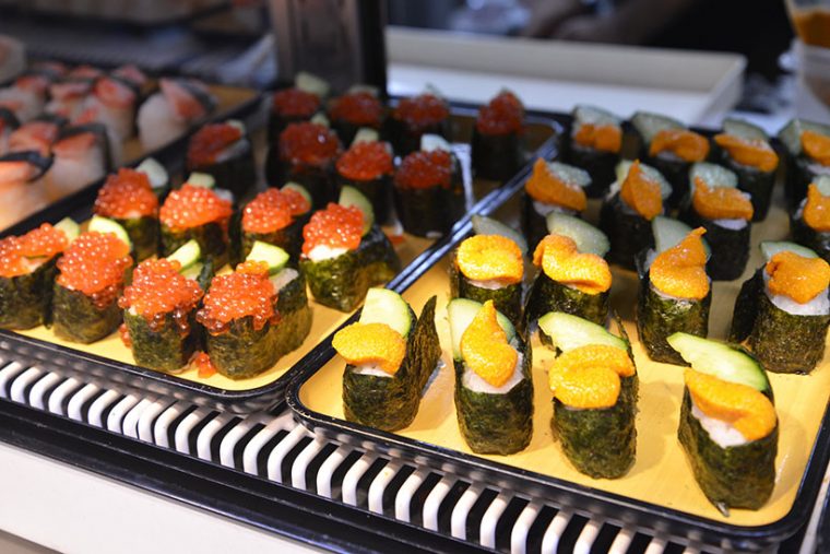↑お寿司も食べ放題。旬の新鮮なネタを味わえます