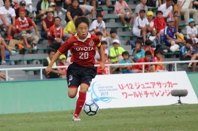 3位決定戦で先制点をアシストした名古屋グランパスU-12の鈴木陽人選手。