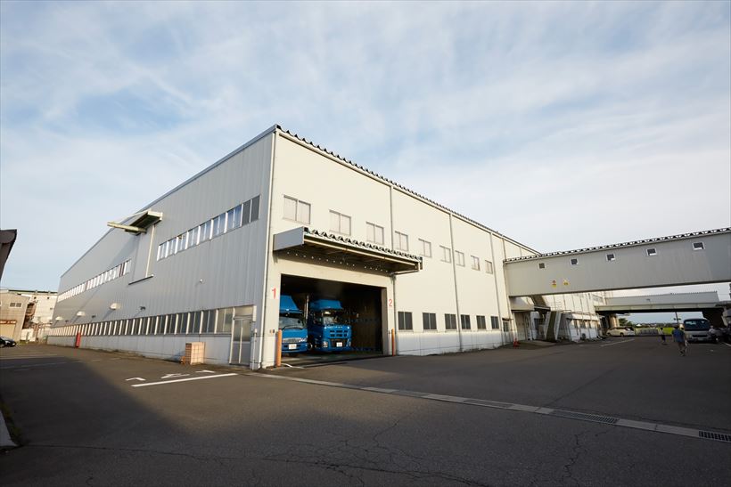 ↑本社から車で15分ほどの場所にある配送センター。元々ダイニチ工業の本社ビル・工場だったそうです