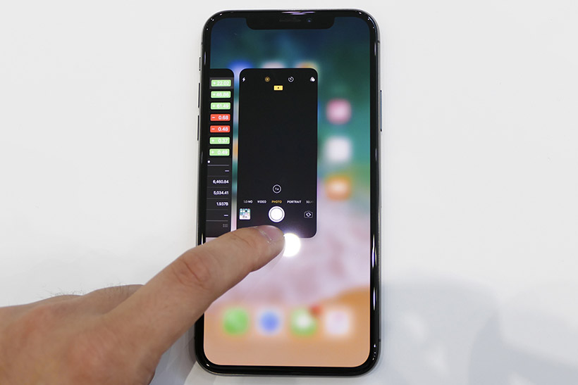 ↑スワイプアップ後、停止するとマルチタスク画面