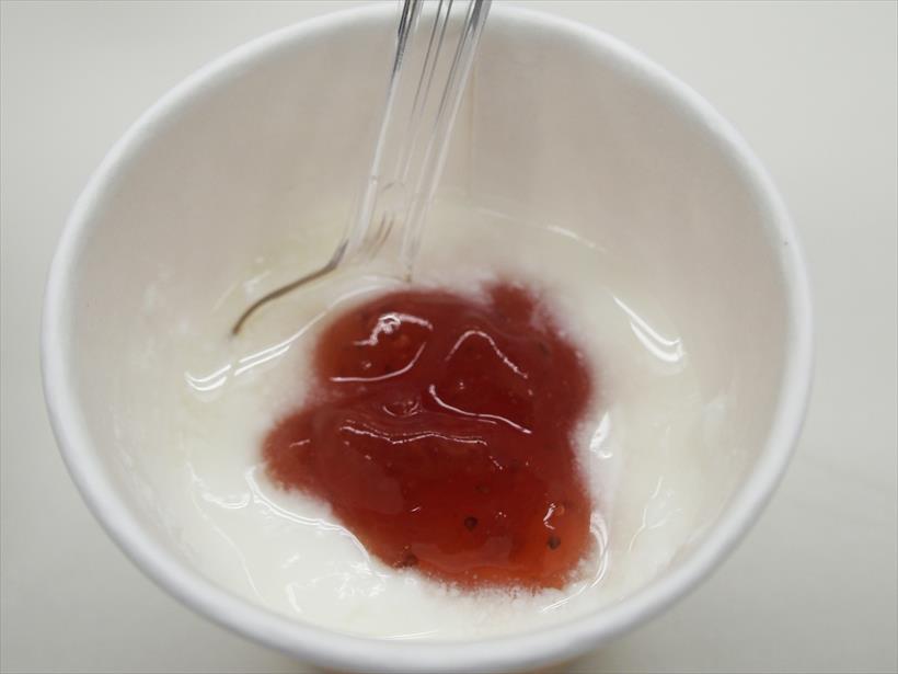 ↑本機で作ったヨーグルト。作り方は市販のヨーグルトを牛乳に加えるだけで、あとはおまかせです