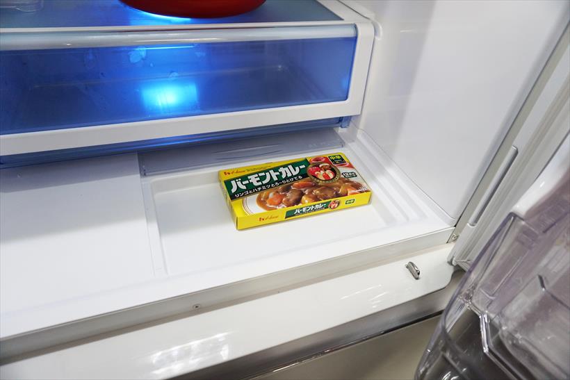 ↑チルド室の手前にある小物入れ「ユーティリティルーム」
