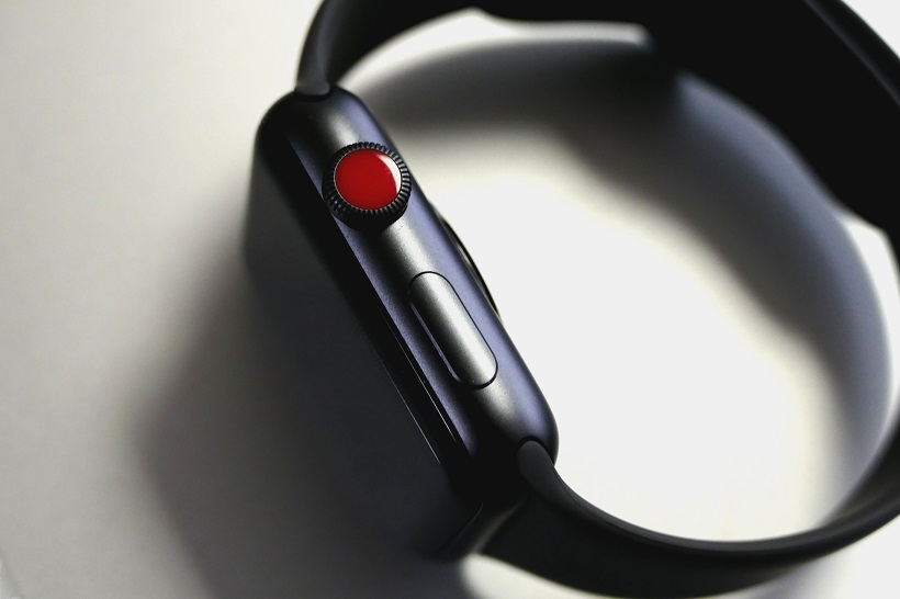 まるで小さなiPhoneが手首に――Apple Watch Series 3がモバイルを変える