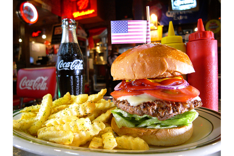 実はハンバーガーの「隠れた名店」! ドカメシ&ハイコスパで千葉大生に人気の食堂「ROYAL FLUSH DINER」