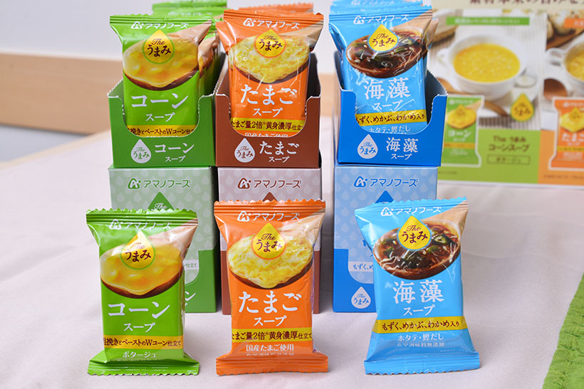 ↑「The うまみ」シリーズは、たまご、コーン、海藻の3種類(100円/1食)