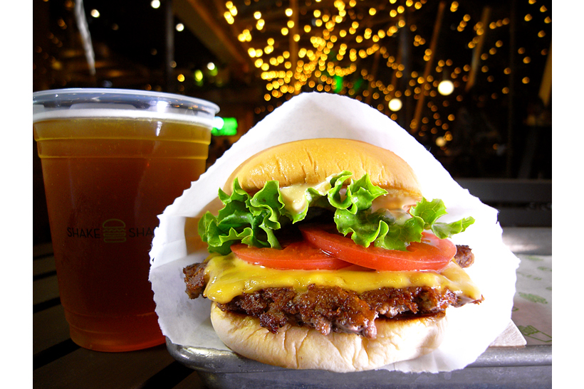 世間を騒がせた「黒船襲来」から2年ーー「Shake Shack」の快進撃を支える「シュルーム」と「コンクリート」ってなんだ?