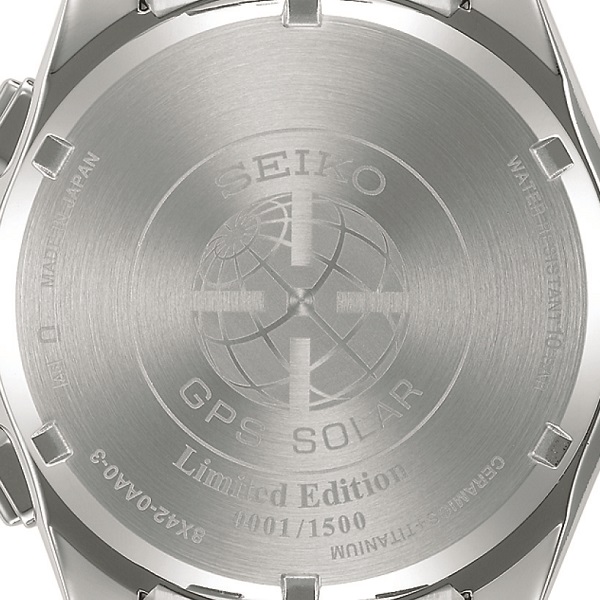 裏ぶたは5周年記念限定モデルの証である、Limited Editionの文字と、0001/1500〜1500/1500までのシリアルナンバーを刻印。希少性の高さと特別な1本を手にしているという特別感を味わえるはずです。
