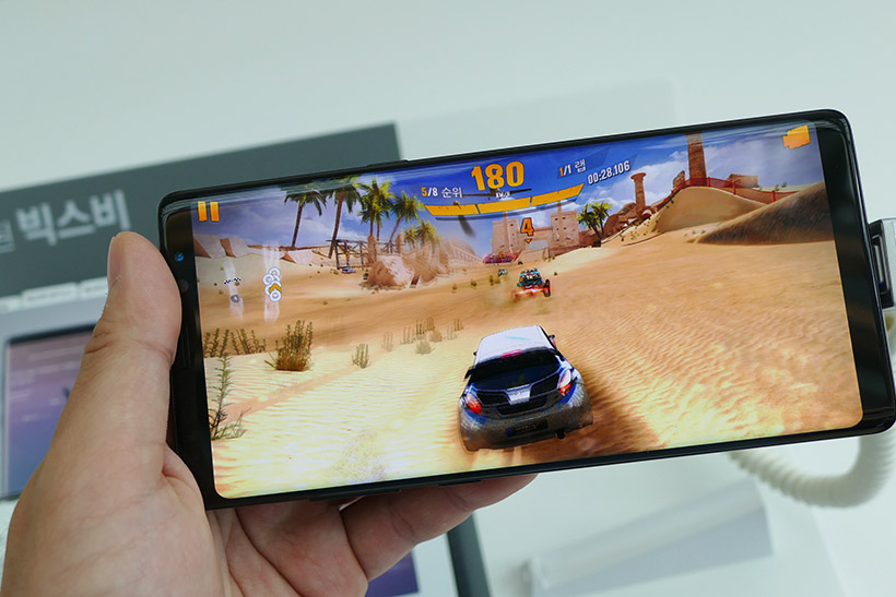 ↑量販店に展示してあるNote8で、ゲームアプリを遊んでみた