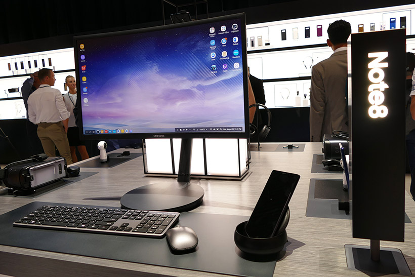 ↑「Samsung DeX」でディスプレイにPC風画面を表示