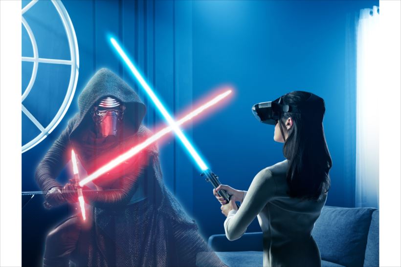 本当に「ライトセーバー」で戦っているような感覚! ARゲーム「Star Wars／ジェダイ・チャレンジ」をCEATECで体験
