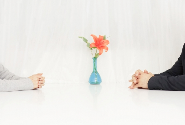 婚活男子は気をつけて! あの「謎アピール」に女性は辟易していた!?