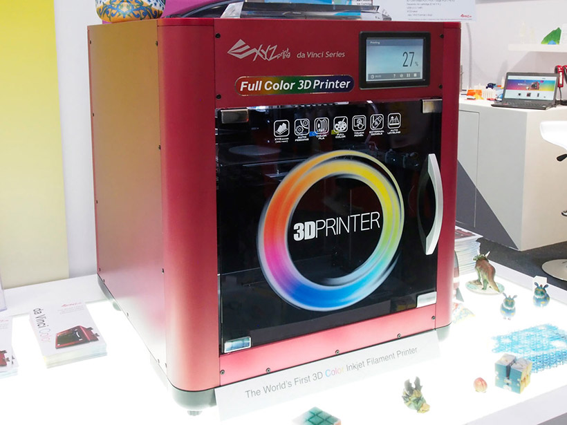 ↑フルカラー印刷できる3Dプリンター「da Vinci Color」