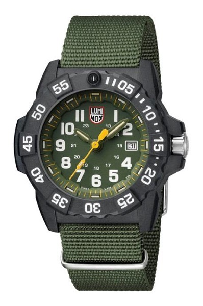 ↑ルミノックス「Navy SEAL 3500 SERIES」4万6440円/Ref.3517/クオーツ/200m防水/直径45mm、厚さ14mm