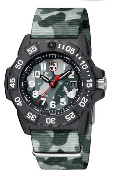 ↑ルミノックス「Navy SEAL 3500 SERIES」4万8600円/Ref.3507.PH/クオーツ/200m防水/直径45mm、厚さ14mm