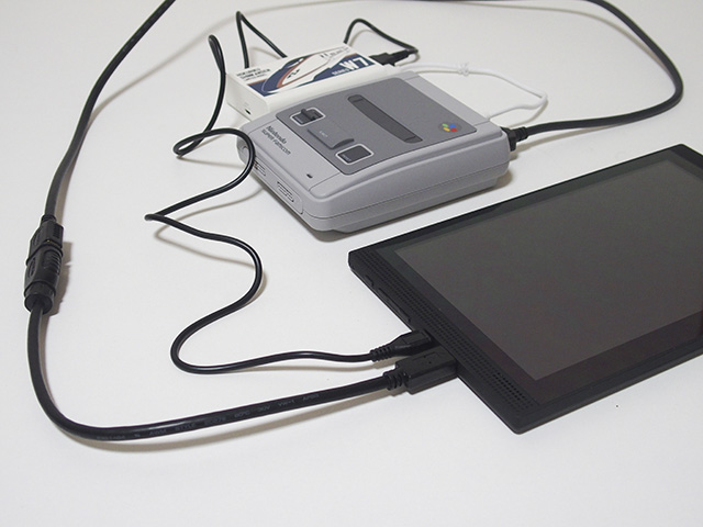 ↑「Diginnos DG-NP09D」のHDMI端子はminiタイプで、一般的なHDMIに変換するための変換コネクタが同梱されています