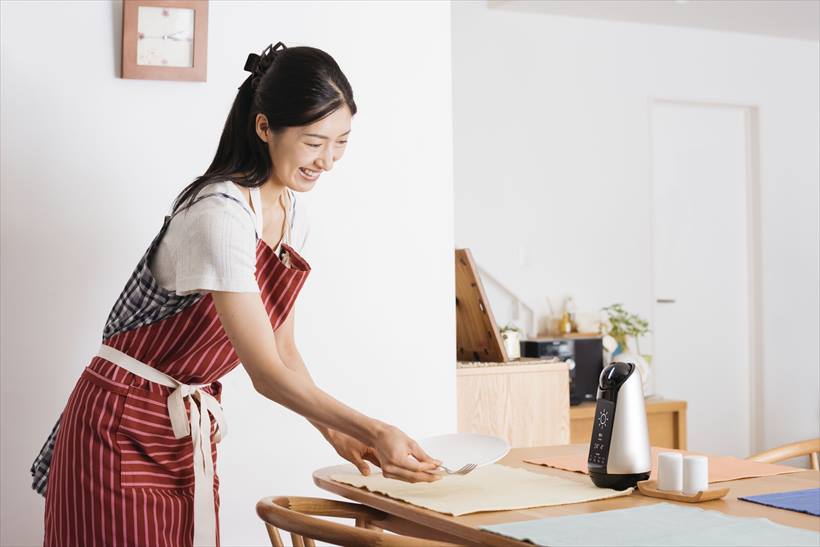 ↑顔情報から個人を識別して、その人へのニュースや天気予報などをお届けします