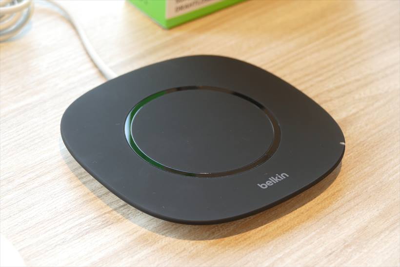 ↑「Boost↑Up Wireless Charging Pad（5W）」は、5W、1.0A出力となる。こちらもQi対応。9月22日よりビックカメラ、ヨドバシカメラ、Amazon.co.jpのオンラインストアにて販売