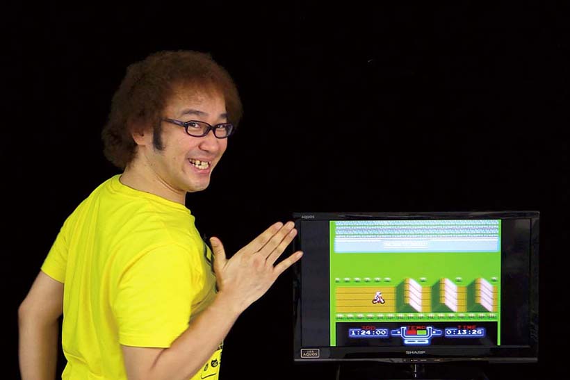 ゲーム芸人がCPU相手に大苦戦!? 「エキサイトバイク」の全トラックをオール1位で通過せよ【ゲーム芸人フジタの挑戦】
