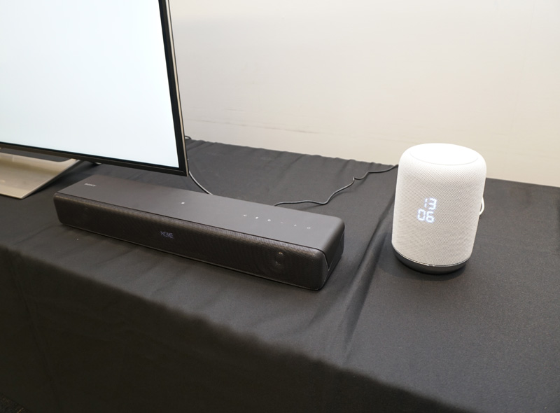 ↑Chromecast built-inの機能に対応するオーディオ製品にコンテンツをストリーミングできるだけでなく、Works with the Googleアシスタントのサービスに対応する製品はシンプルな音楽再生も音声コマンドで操作できる