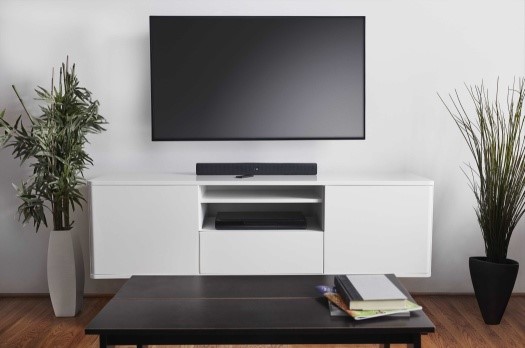 薄型テレビの音に不満ならまずはコレ! お手ごろ価格のサウンドバーJBL「BAR STUDIO」