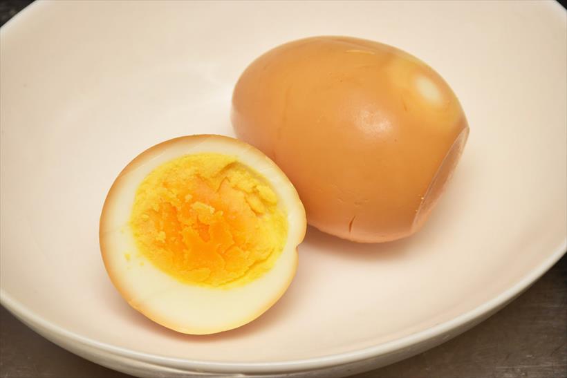 ↑卵のくん製も、ソミュール液に漬け込むことでバッチリと仕上がった