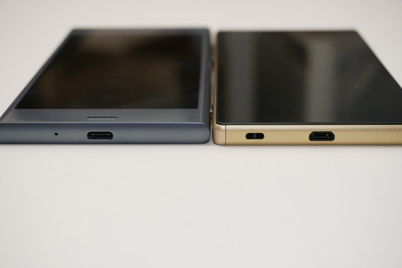 ↑本体の厚みはほぼ変わらず。手で持つとXZ1の方が持ちやすく感じる