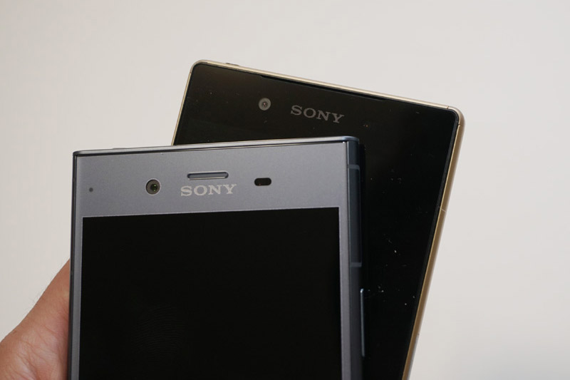 ↑フロントカメラのユニット。有効画素数はXZ1が1320万画素、Z5が510万画素