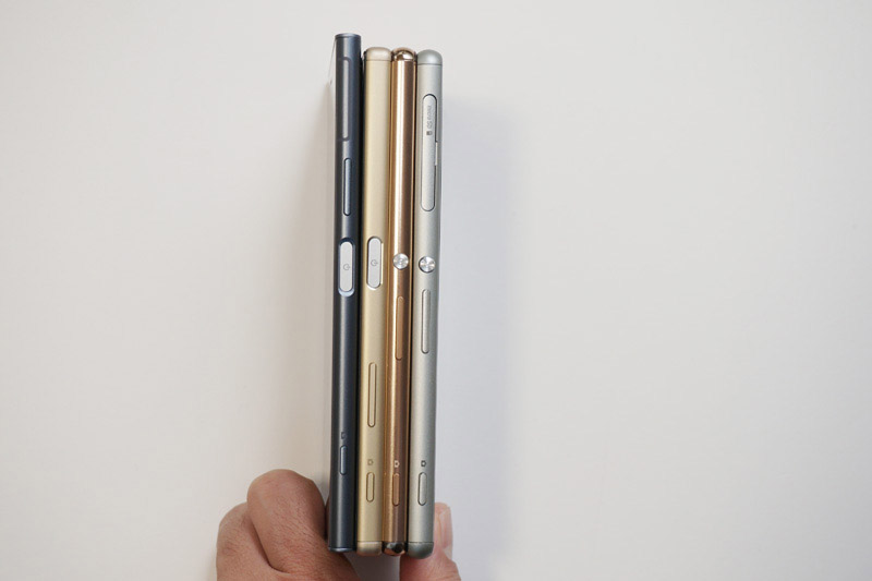 ↑本体は高さ方向のサイズがXZ1(いちばん左側)でやや伸びている