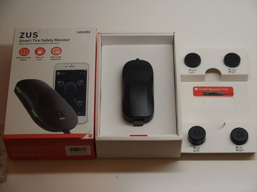 ↑MIL規格に対応した車載充電器「Smartcarcharger」。実売価格は4622円